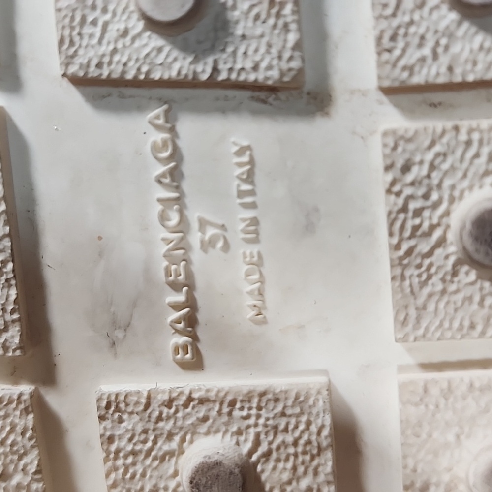 Balenciaga Black and Pink Women's Sneakers - Picture 15 of 15